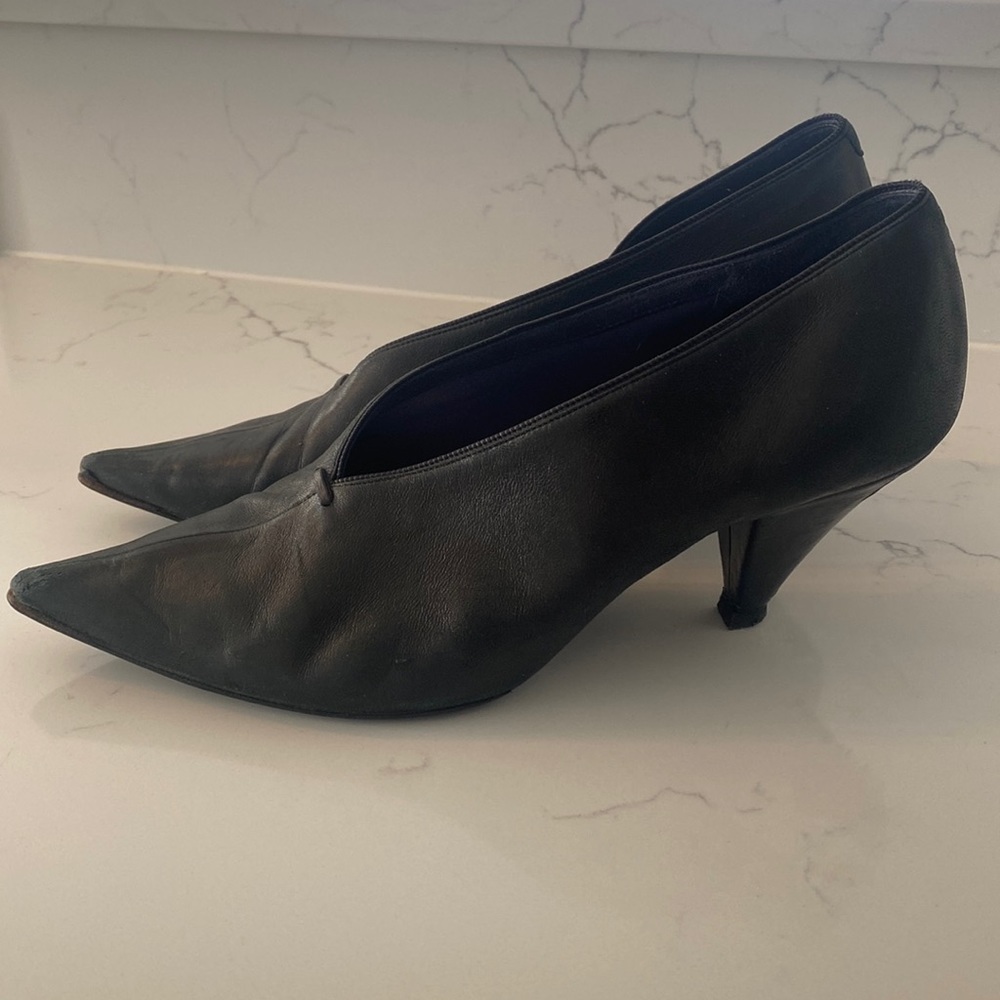 Celine Essential V Neck
Leather Heel Pumps Black 37